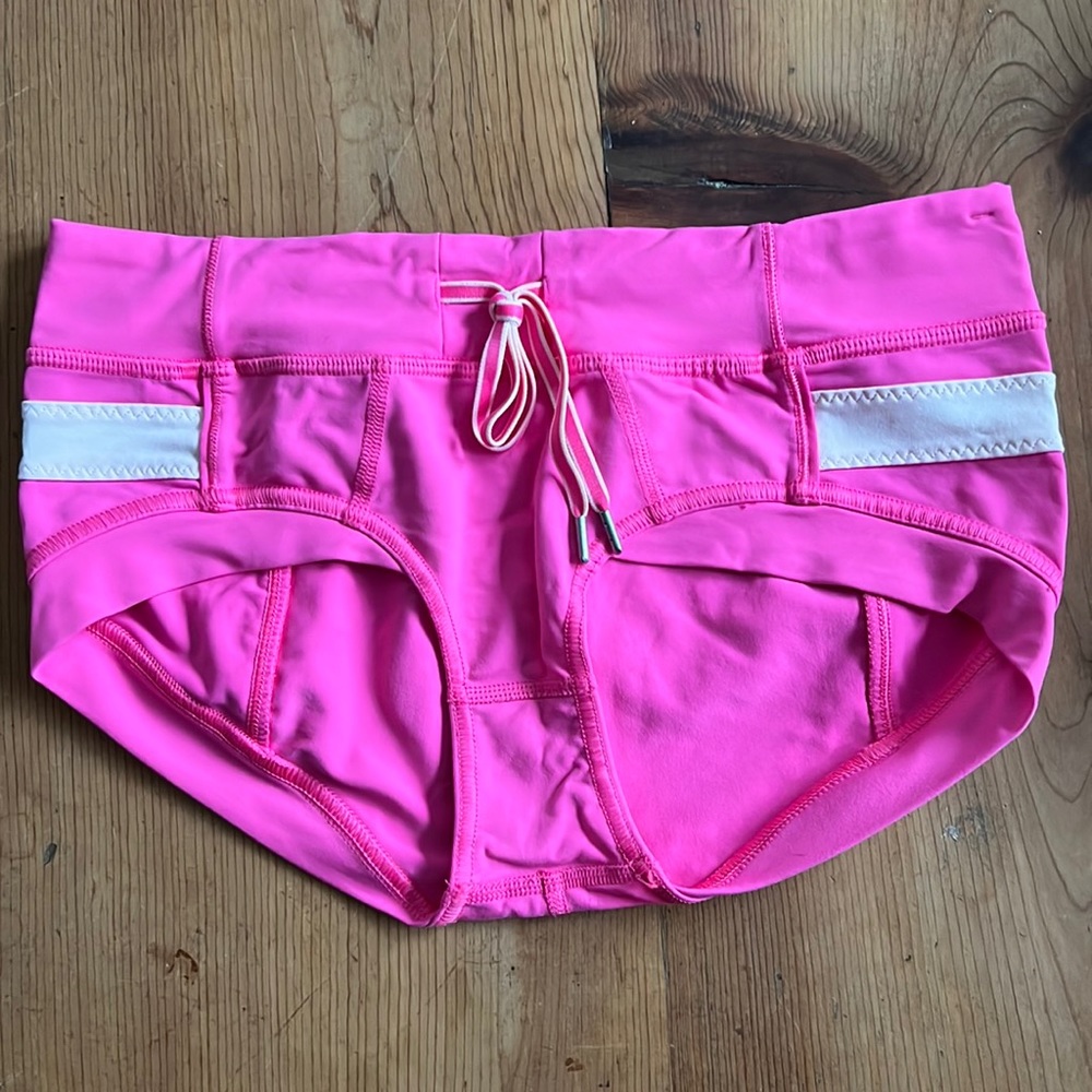 Lululemon hot yoga shorts